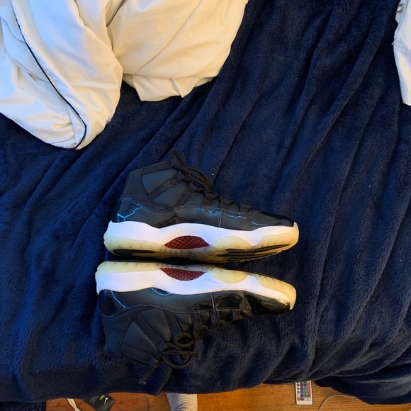 Athletic_Shoes